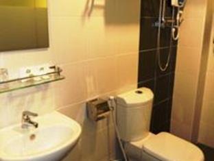 8 Days Boutique Hotel @ Mount Austin Jb Джохор Бахру Екстериор снимка