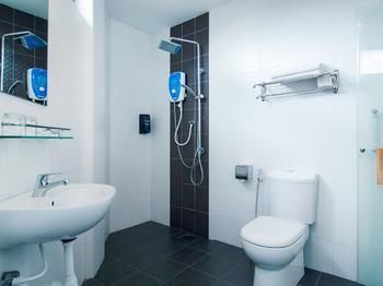 8 Days Boutique Hotel @ Mount Austin Jb Джохор Бахру Екстериор снимка
